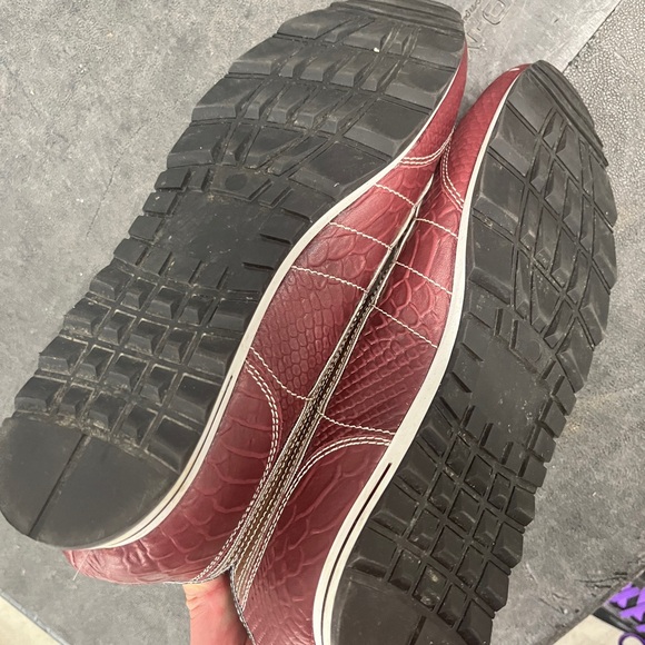 Kenneth Cole Men's Burgundy Sneakers with White Leather Laces - Picture 4 of 5